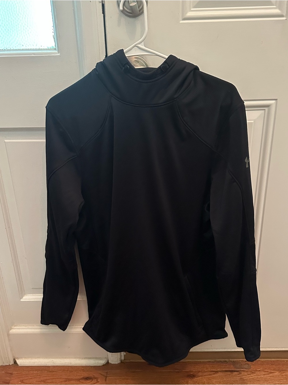 Under Armour black hoodie men’s size medium only worn once